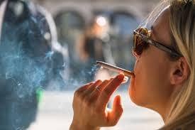 Experts reveal top tips on how to quit smoking in 2025.