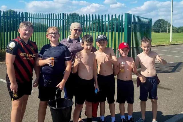 Members of Stainforth Juniors FC took part in a fundraising car wash.