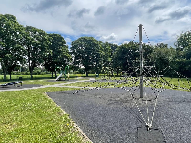 Hexthorpe Park. NDFP-29-06-21-PlaygroundHexthorpe 4-NMSYY