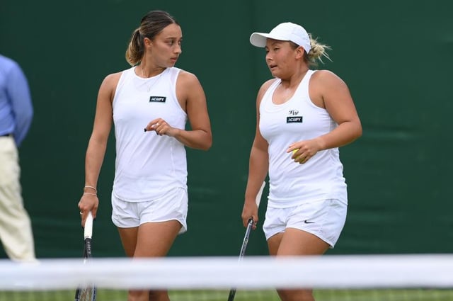 Tara Moore, right, and Eden Silva. Photo by Mike Hewitt/Getty Images