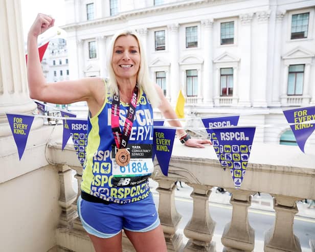 Cheryl Hague battled through the pain barrier to complete the London Marathon in a time of 4.07.21.