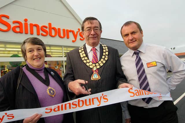 Pictured officially opening Sainsbury's in Thorne is Mayor of Thorne Tony Brookes with his wife Rose and store manager Mark Finnerty. Picture: Tony Saxton T6041TS