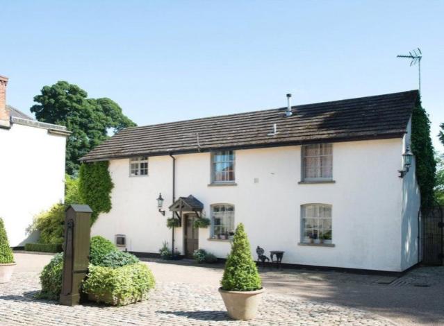 The Grade II listed Barn is now an exceptional function suite able to comfortably seat over 100 guests banqueting style.