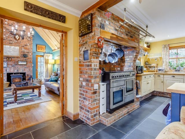 Main House - kitchen.
