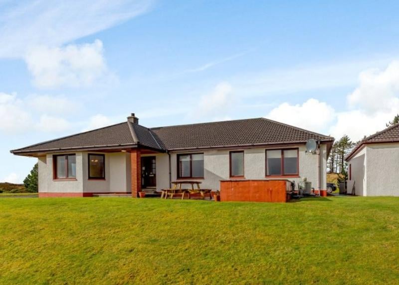 This four bed property boasts amazing coastal views, as well as the spectacular mountains of Wester Ross and the Torridons. Described as an "ideal home". Available for offers in the region of 270,000 GBP