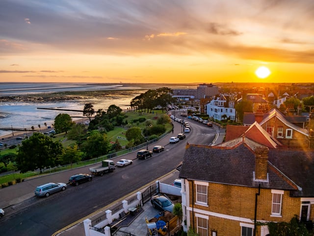 Average number of years homeowners stay: 7. Average price paid: £316,478. Value change over 10 years: £90,309. Overall score: 3.94/10.