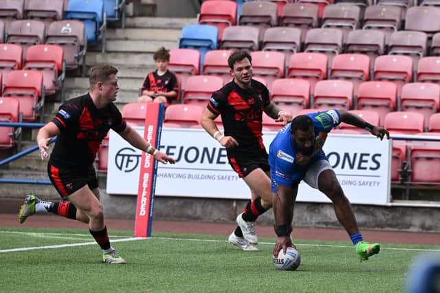 Edene Gebbie scores at Widnes.