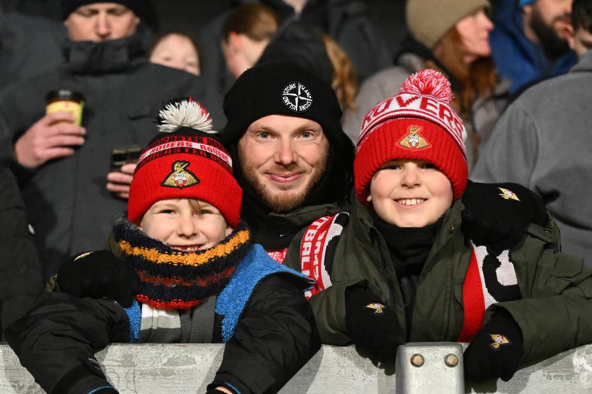 Die Fans von Doncaster Rovers, die miterlebten, wie ihre Mannschaft in ...
