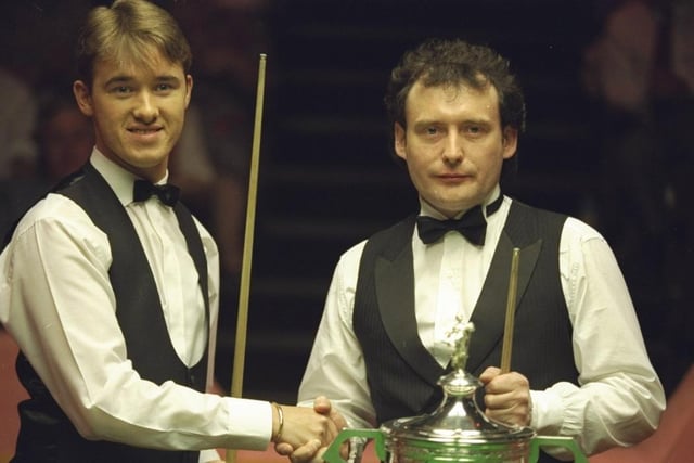 Jimmy White with Stephen Hendry in 1994, shaking hands before the final of the Snooker World Championship at the Crucible in 1994.