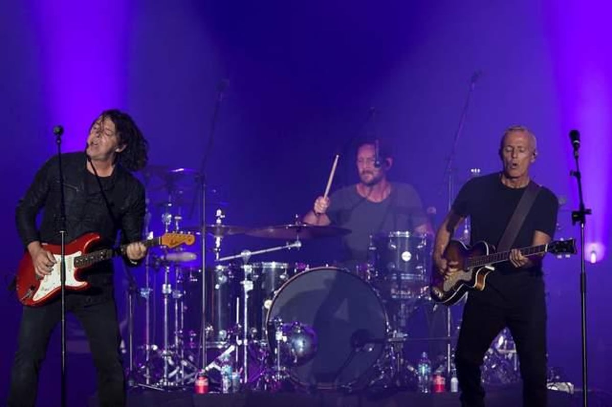 Tears for Fears postpone sell-out tour due to 'unforeseen health