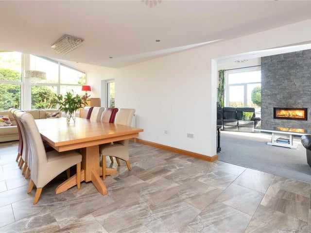 Dining room.