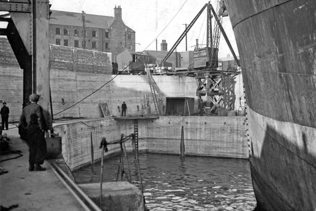 Redheads shipyard in the picture. Do you know someone who worked there?