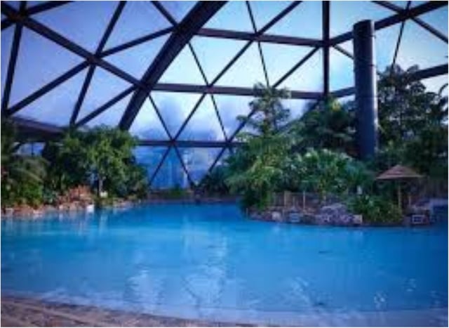 Center Parcs is to stay closed.