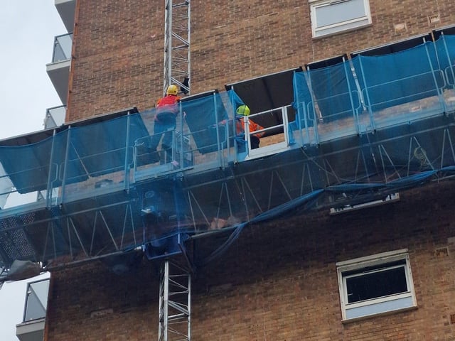 The rescue party arrives to free Murka on a platform