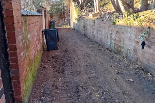 The alleyway has now been cleared.