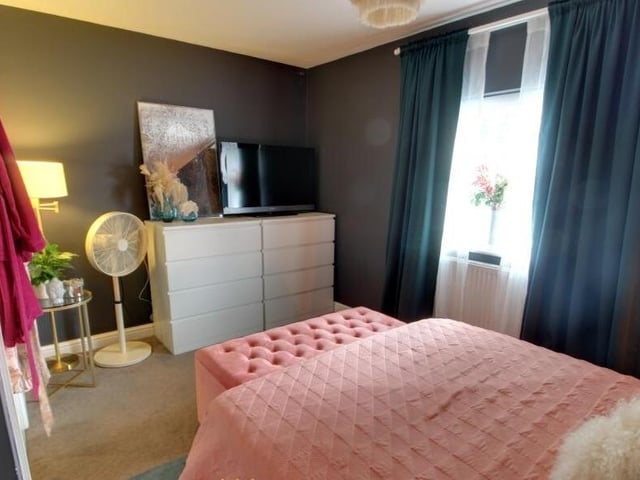 A double bedroom in the property.