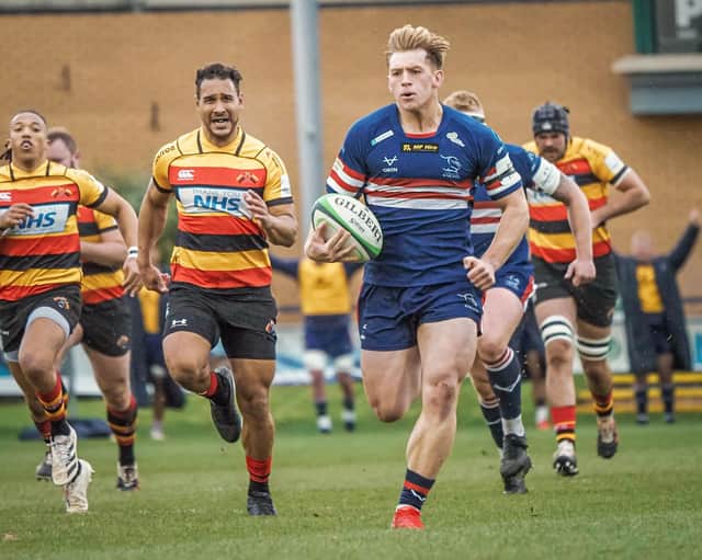 Joe Margetts en route to scoring for Knights against Richmond. Photo: John Ashton