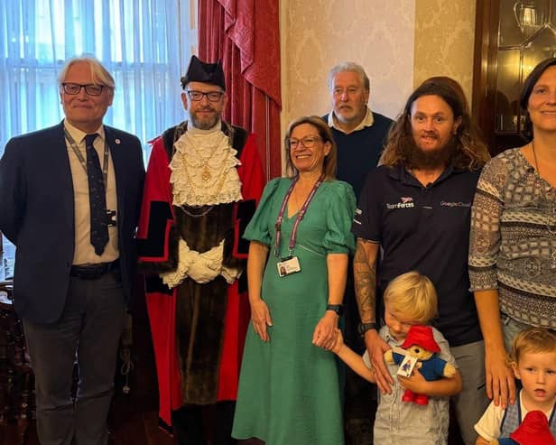 Army veteran Craig Wood has been honoured with a Civic Reception for his record breaking Pacific Ocean voyage.