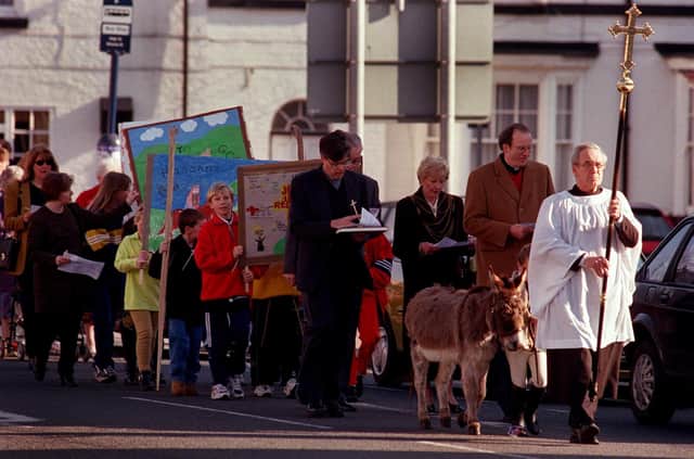 The Mayor of Doncaster, Councillor Yvonne Woodcock, attended The Palm Sunday Walk of Witness setting of from Bawtry Methodist Church and going to the Parish Church of Saint Nicholas, Bawtry. The congregation make their way down High Street , Bawtry, in March 1999