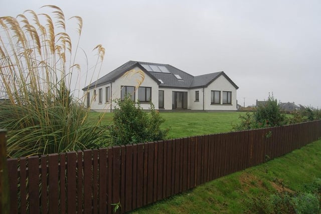 A wonderful one and a half storey house with five bedrooms and a large living area. It also features an attractive garden area extending to approximately one acre. Located near the crofting township of Kilheder, it’s perfect for people looking for a change of scenery. Currently on sale for 250,000 GBP via Anderson Banks