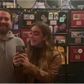 Singer Ricky Wilson poses with a fan at Doncaster's Supanova Studios. (Photo: Supanova Studios).