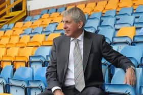 Sir Ian McGeechan has revealed he is battling cancer.