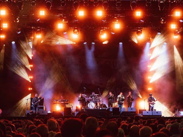 Paul Heaton and Jacqui Abbott at Doncaster by Anthony Mooney
