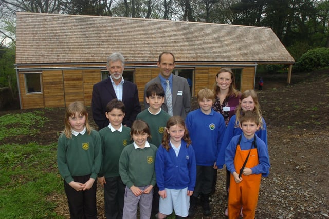 Pictured at the new Moorlands Discovery centre at Longshaw in 2007. Seen with the building in the background are pupils from Totley All Saints school, and Grindleford Primary school, with LtoR  Tony Hamms of Peak Dist Natioanl Park Authority, Mike Innerdale Longshaw Estate Property Manager, and TV Presenter Miranda Krestovnikoff.