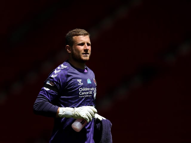 Brentford will target Charlton Athletic goalkeeper Dillon Phillips if £10m-rated David Raya leaves the club. (The Sun)