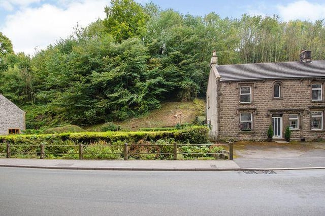 Viewed 592 times in the last 30 days. This three bedroom cottage has views from the garden. Marketed by Bagshaws Residential, 01629 347955.