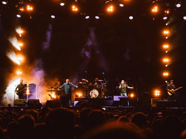 Paul Heaton and Jacqui Abbott at Doncaster by Anthony Mooney