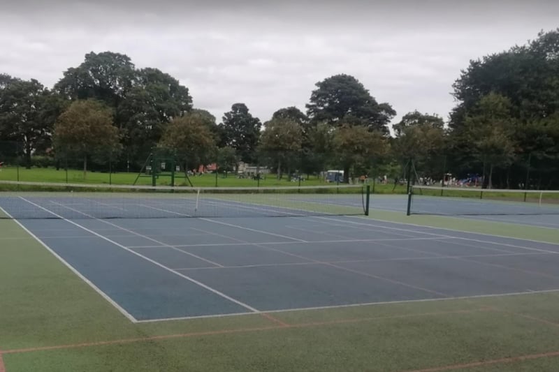 Situated in Victoria Park, in the Trinity area of north Edinburgh, there are two porous macadam tennis courts free to use for members of the public all year round.
