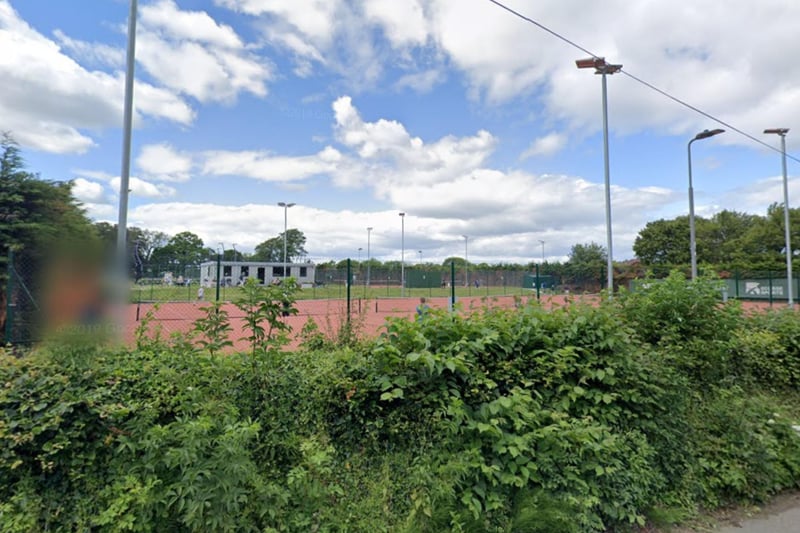 Thistle Tennis Club offers non-members two pay-to-play artificial clay courts in the Colinton area of Edinburgh. Floodlighting and racket hire is currently not available for non-members.
