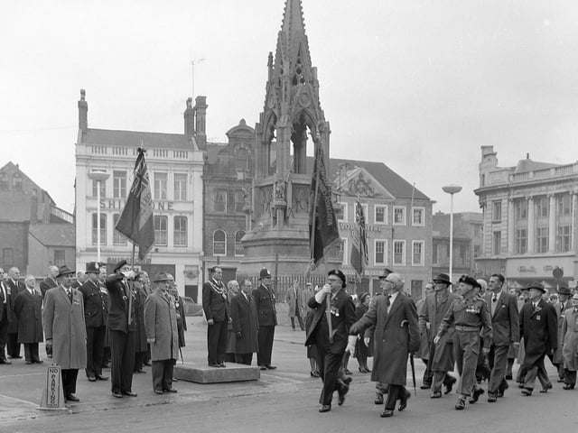 Mansfield marketplace for the Remembrance Day service in 1964.
Do you recognise any of the attendees?