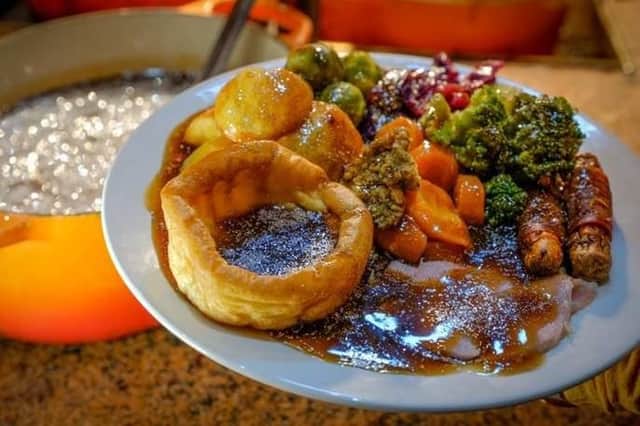 A glistening treat of festive fayre aims to dazzle diners with glitter gravy at a carvery in Balby