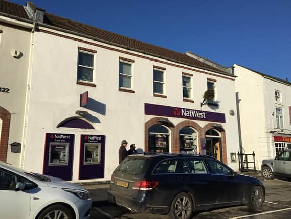 A building which formerly housed a Doncaster bank, Natwest in Bawtry, has been sold at auction for 525,000.