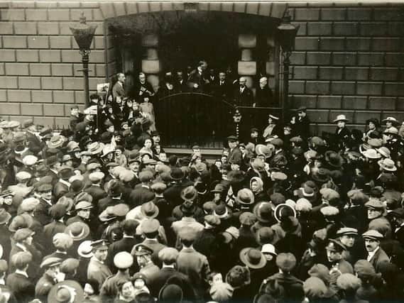 Armistice declared on the Steps of Doncaster Mansion House