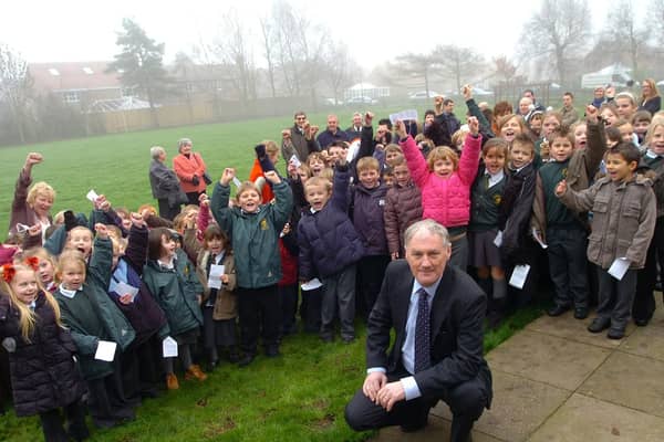 Bob Fish retires from headship at St Martin's Primary School, Owston Ferry