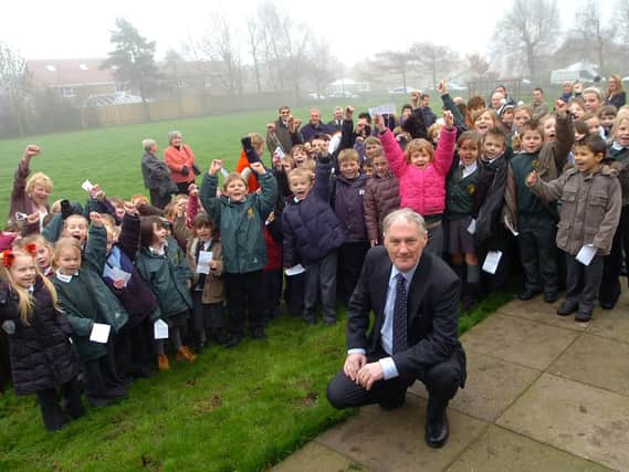 Bob Fish retires from headship at St Martin's Primary School, Owston Ferry
