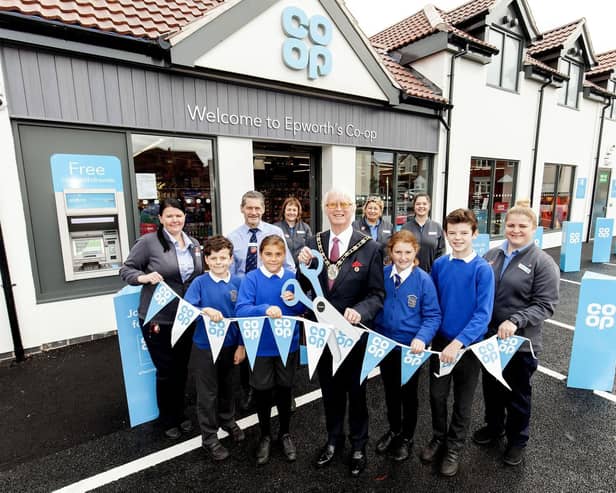 Ribbon cutting ceremony. Schoolchildren from Epworth Primary Academy with the Mayor of North Lincolnshire Cllr John Briggs. The children from the left are, Harrison Steel, 11, Layla Rowaichilo, 10, Isabelle Walton, 10 and Jack Howden, 11.