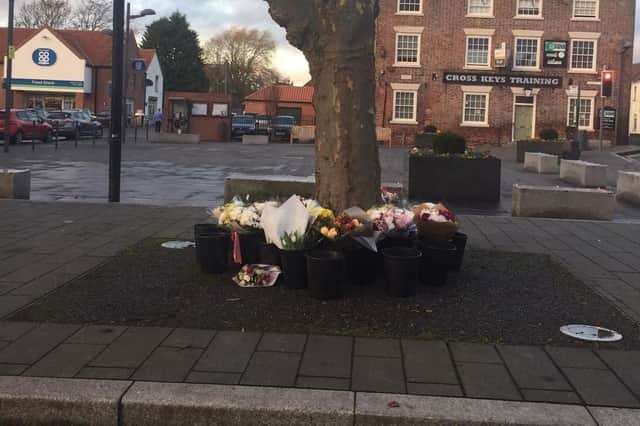 Flowers laid in Crowle