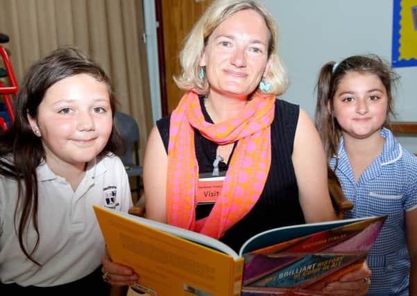 NDFP Author in School for Art Week Victoria Finlay with children from Hexthorpe Primary School. L>R Shakial Hamad age 9, Victoria Finlay, Ashla Walker age 9