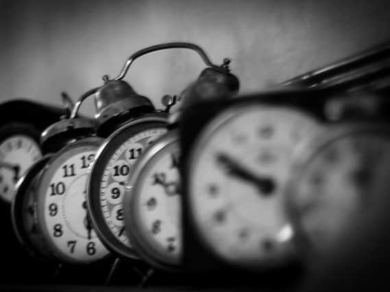 When do the clocks go forward in 2016?