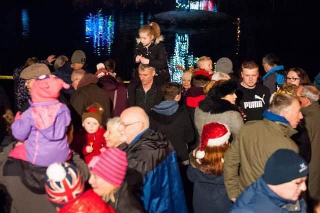Westwoodside Pond Christmas lights switch on 2016